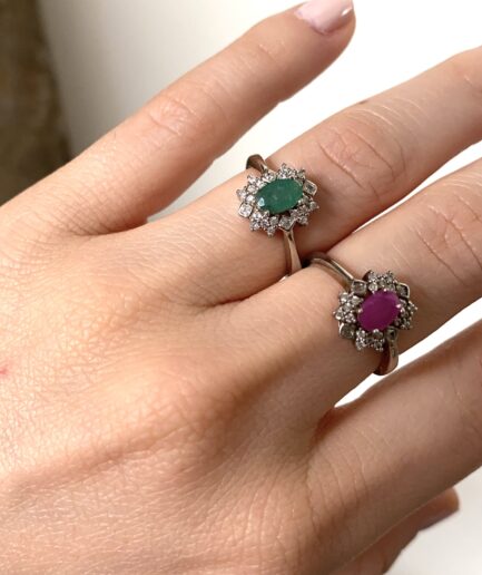 Emerald stone ring