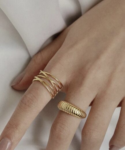 Croissant ring